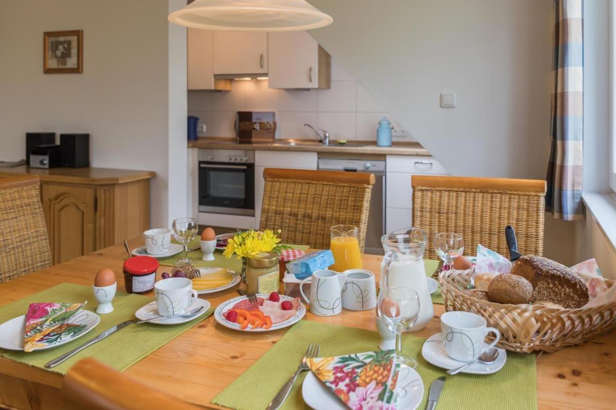 Friesenhof Janssen - Urlaub Auf Dem Bauernhof Apartment Neuharlingersiel Exterior photo
